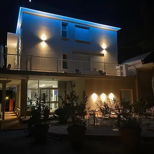 3* Bed & Breakfast Acquaviva Experience